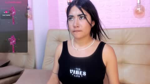 Snapshot of sofi_sweet09 chatting on December 16, 11:18 pm Susy online show from December 16, 11:18 pm