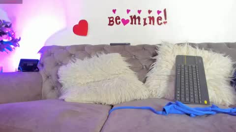 Sofia Vasquez online show from February 13, 1:29 am