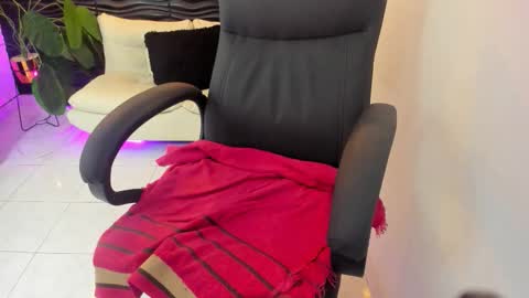 Skarlett online show from March 14, 2:11 pm