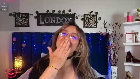 Snapshot of sofia_boobs__ chatting on July 13, 9:17 pm Sofia online show from July 13, 9:17 pm