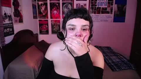 Snapshot of sofia_coolle chatting on May 10, 10:48 pm Sofi online show from May 10, 10:48 pm