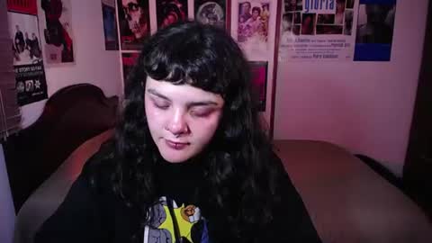 Snapshot of sofia_coolle chatting on July 1, 12:01 am Sofi online show from July 1, 12:01 am