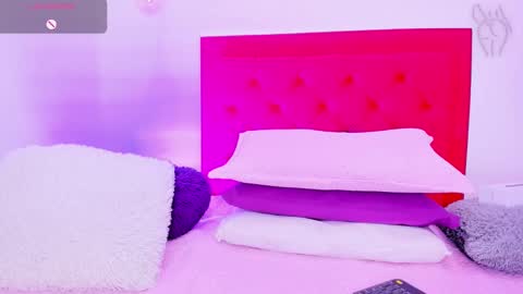Snapshot of sofia_girl_ chatting on December 25, 7:24 am SOFIA online show from December 25, 7:24 am