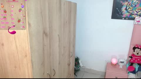 sofia online show from December 17, 3:28 pm