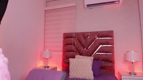 Snapshot of sofia_gomes_ chatting on July 19, 11:58 am sofia gomes online show from July 19, 11:58 am