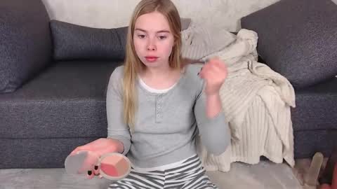 Snapshot of sofia_here chatting on May 21, 12:06 am Sofia here online show from May 21, 12:06 am