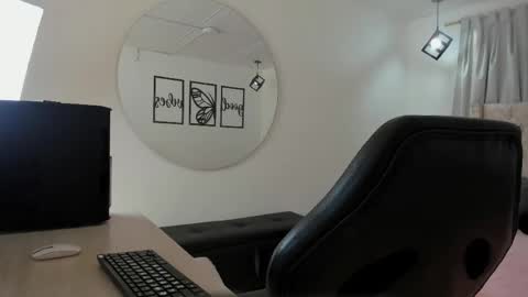 Snapshot of sofia_klarck chatting on May 31, 2:35 pm sofia klarck online show from May 31, 2:35 pm