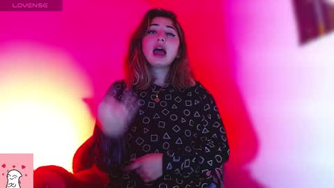 Snapshot of sofia_naughty18 chatting on February 15, 6:33 am Sofia Naughty18 online show from February 15, 6:33 am