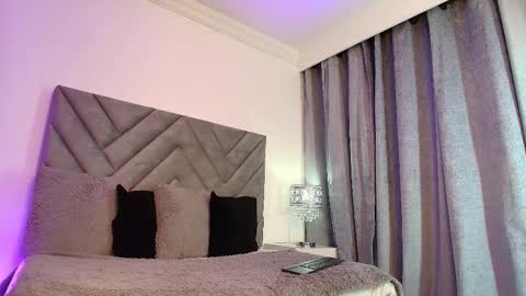 Snapshot of sofia_owens2 chatting on October 11, 11:31 am sofia_owens2 online show from October 11, 11:31 am