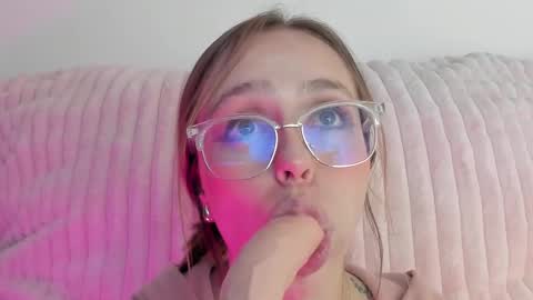     online show from February 9, 7:05 am