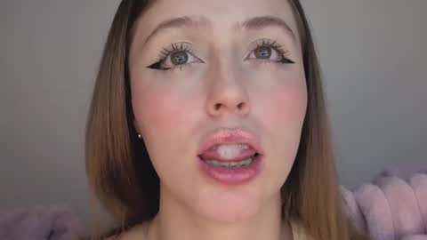     online show from October 7, 3:25 am