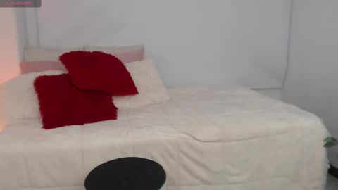 Snapshot of sofia_perez___ chatting on September 27, 9:20 pm Sofi online show from September 27, 9:20 pm