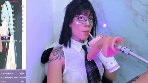 Snapshot of sofia_shadow1 chatting on April 2, 4:32 am sofi 3 online show from April 2, 4:32 am