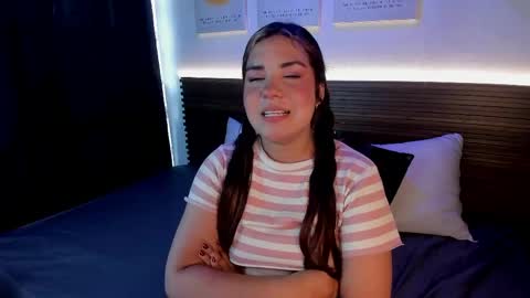 Snapshot of sofia_smithh_ chatting on June 5, 9:53 pm Sofia online show from June 5, 9:53 pm