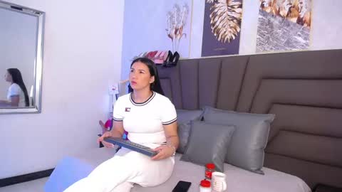 Snapshot of sofia_velez5 chatting on May 18, 11:16 am online show from May 18, 11:16 am