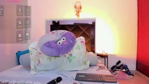 Sofia walke online show from July 6, 11:40 pm