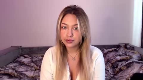 Snapshot of sofiablush chatting on June 17, 11:23 am Sofia online show from June 17, 11:23 am