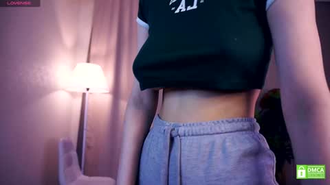 Snapshot of sofiabruno chatting on October 15, 6:35 am Hi My name is Sofia Welcome to my room Please thumbs up - its important online show from October 15, 6:35 am