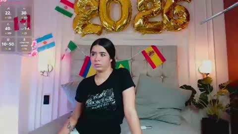 Snapshot of sofiabuitrago chatting on June 20, 7:05 pm sofi online show from June 20, 7:05 pm