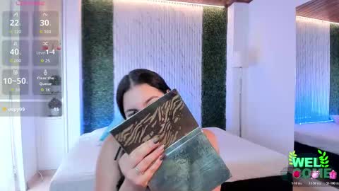 Snapshot of sofiacaramel chatting on November 22, 2:05 pm Sofia caramel online show from November 22, 2:05 pm