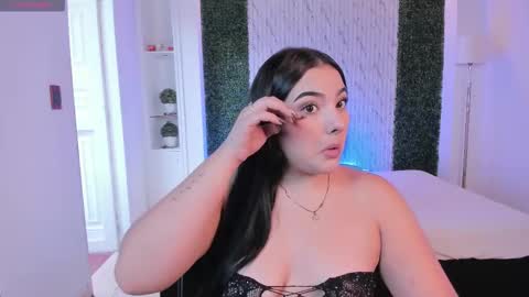 Snapshot of sofiacaramel chatting on November 24, 4:18 pm Sofia caramel online show from November 24, 4:18 pm