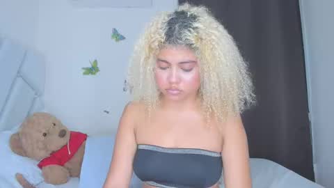 sofiacastillo01 online show from February 24, 1:03 am