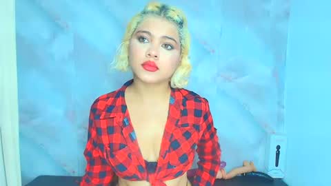 Snapshot of sofiacastillo01 chatting on July 13, 1:36 pm sofiacastillo01 online show from July 13, 1:36 pm
