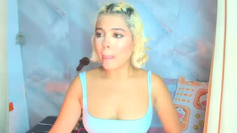 Snapshot of sofiacastillo01 chatting on July 16, 1:39 pm sofiacastillo01 online show from July 16, 1:39 pm