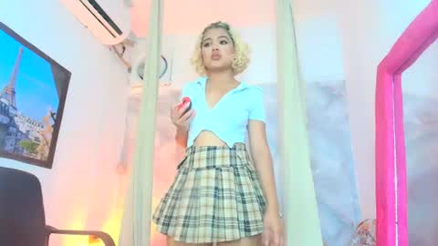 Snapshot of sofiacastillo01 chatting on July 26, 1:40 pm sofiacastillo01 online show from July 26, 1:40 pm