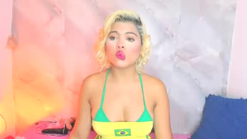 Snapshot of sofiacastillo01 chatting on July 31, 1:54 pm sofiacastillo01 online show from July 31, 1:54 pm