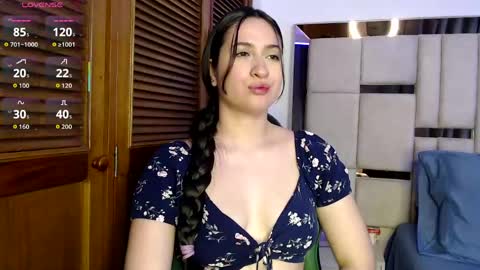 sofiaduque_26 online show from May 12, 8:17 pm