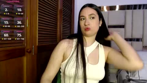 sofiaduque_26 online show from June 3, 8:14 pm