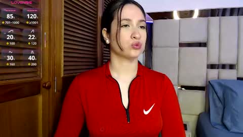 sofiaduque_26 online show from June 18, 5:17 pm
