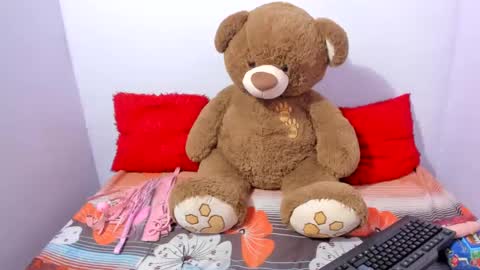 sofii milk online show from December 2, 10:01 pm