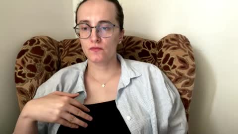 Snapshot of sofianicegirl chatting on June 11, 1:42 pm Sofia online show from June 11, 1:42 pm