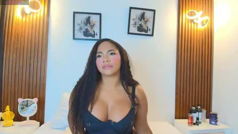 Snapshot of sofiasweett1 chatting on June 7, 9:57 am online show from June 7, 9:57 am