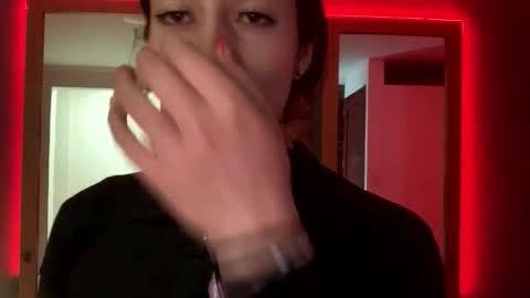 Snapshot of sofiawhite3 chatting on December 16, 3:44 am Sofi online show from December 16, 3:44 am