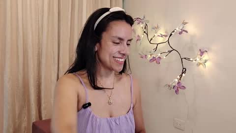 Sofi Bella online show from May 3, 7:09 pm