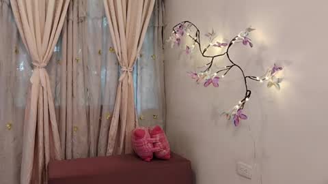 Snapshot of sofibelladelavega chatting on May 16, 8:07 pm Sofi Bella online show from May 16, 8:07 pm