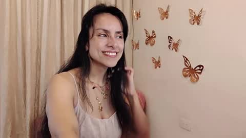 Snapshot of sofibelladelavega chatting on June 7, 7:06 pm Sofi Bella online show from June 7, 7:06 pm