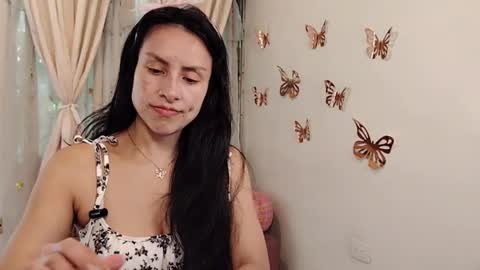 Snapshot of sofibelladelavega chatting on June 8, 7:14 pm Sofi Bella online show from June 8, 7:14 pm