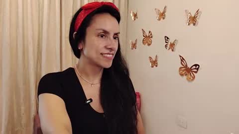 Snapshot of sofibelladelavega chatting on June 12, 7:13 pm Sofi Bella online show from June 12, 7:13 pm
