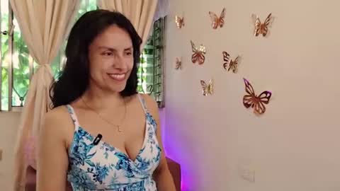 Sofi Bella online show from June 20, 7:05 pm