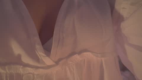 Snapshot of soficb chatting on December 15, 9:20 pm Sofi online show from December 15, 9:20 pm