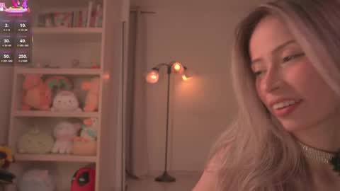 Snapshot of soficb chatting on February 25, 8:51 pm Sofi online show from February 25, 8:51 pm