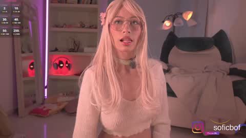 Snapshot of soficb chatting on September 19, 9:48 pm Sofi online show from September 19, 9:48 pm