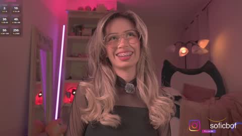 Snapshot of soficb chatting on October 1, 11:44 pm Sofi online show from October 1, 11:44 pm