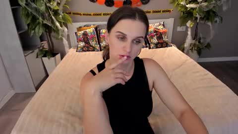 Snapshot of soficroft chatting on October 27, 8:57 pm Sofi online show from October 27, 8:57 pm