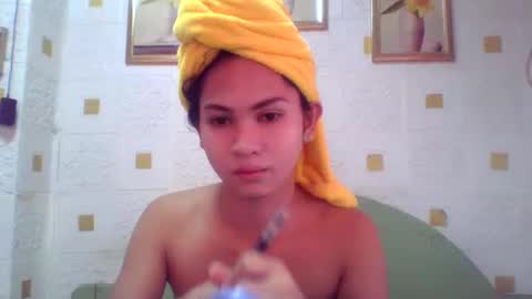 Snapshot of sofie_asian chatting on February 25, 2:14 am JANA online show from February 25, 2:14 am