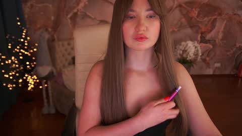 Snapshot of sofiebloom chatting on December 3, 2:25 am Sofie online show from December 3, 2:25 am